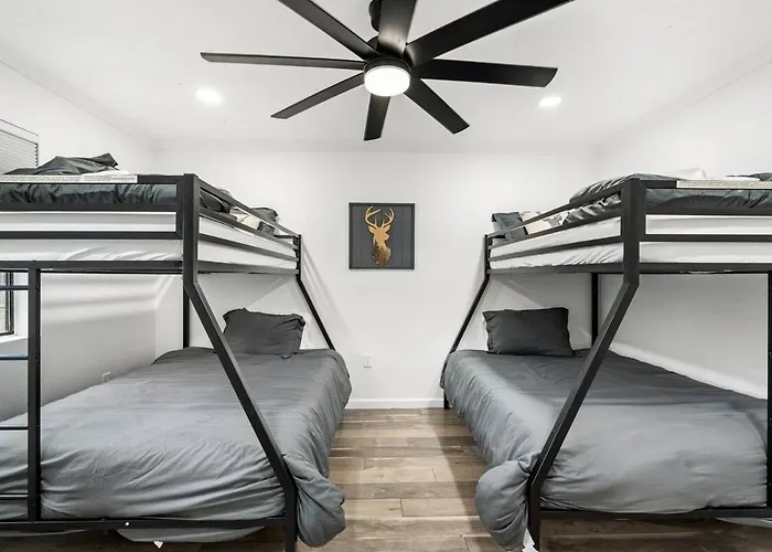 Modern Lakeside Family Fun * Pinetop-Lakeside