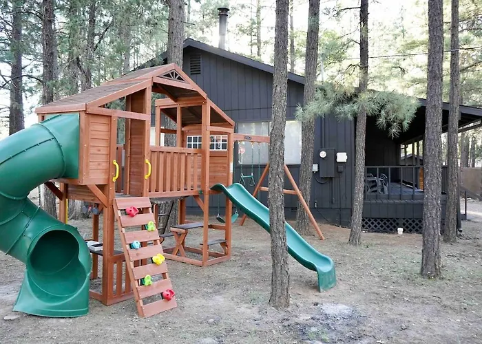 Dom wakacyjny Modern Lakeside Family Fun *