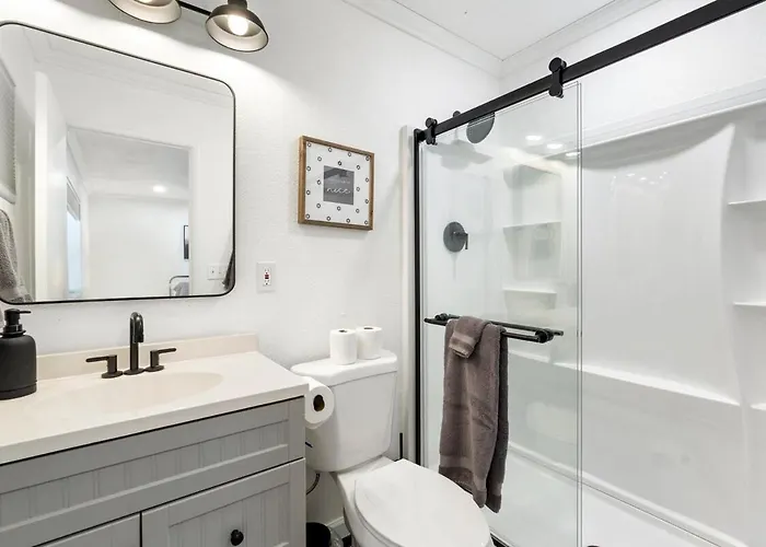 Modern Lakeside Family Fun Pinetop-Lakeside